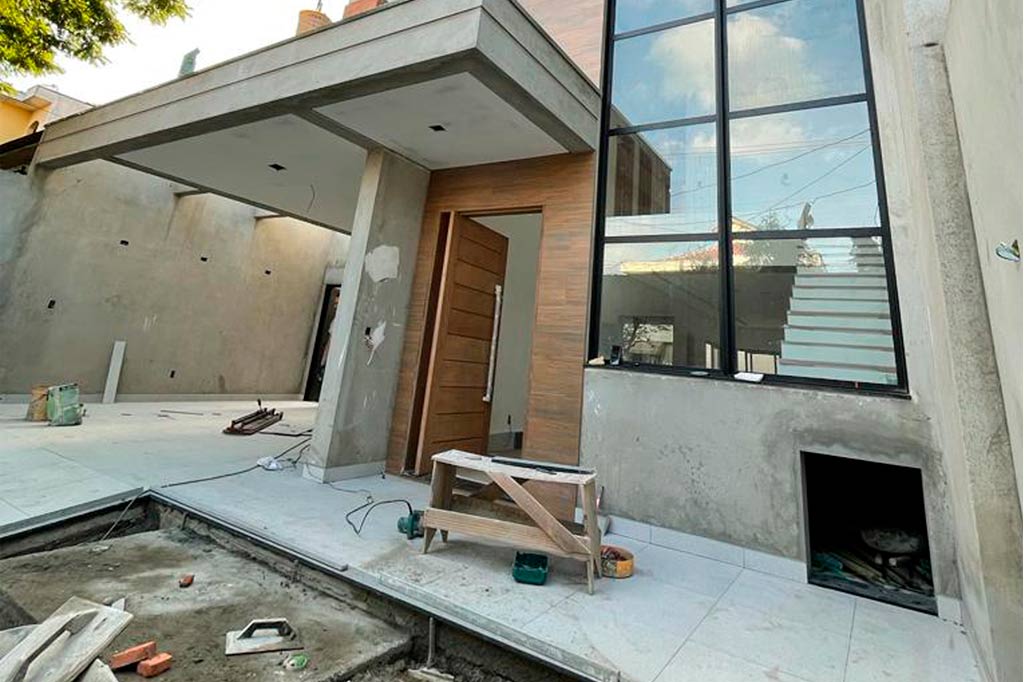 Foto de um sobrado em construção