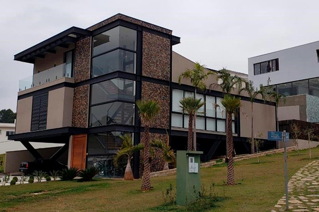 Foto de um sobrado